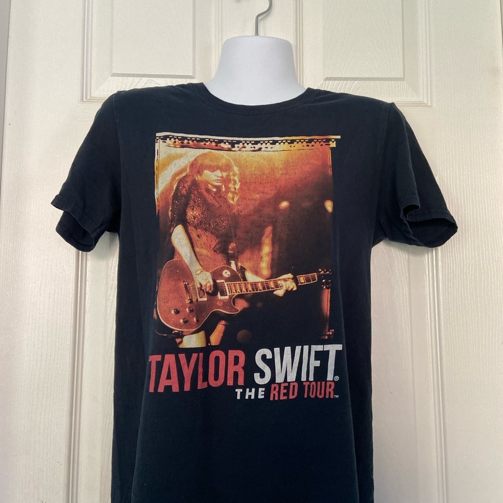 Taylor Swift Black Graphic T-Shirt